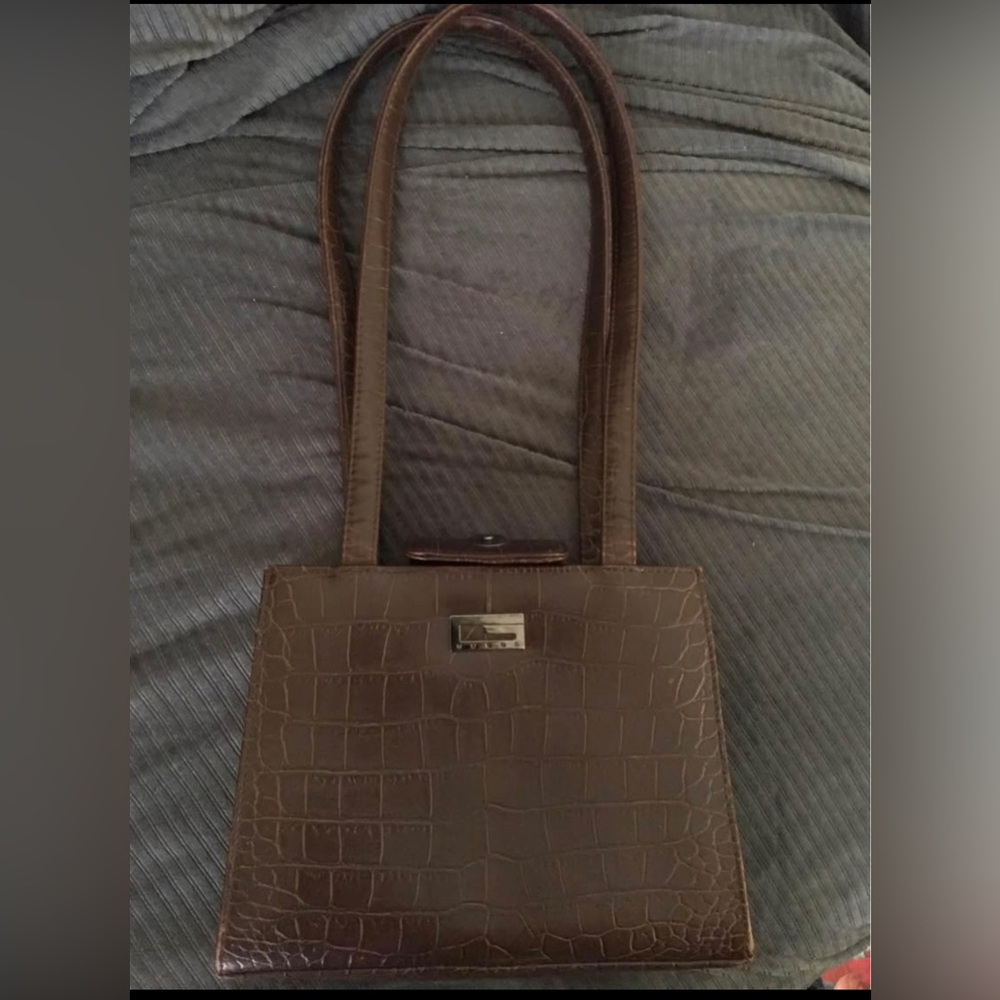 Women’s small Guess purse